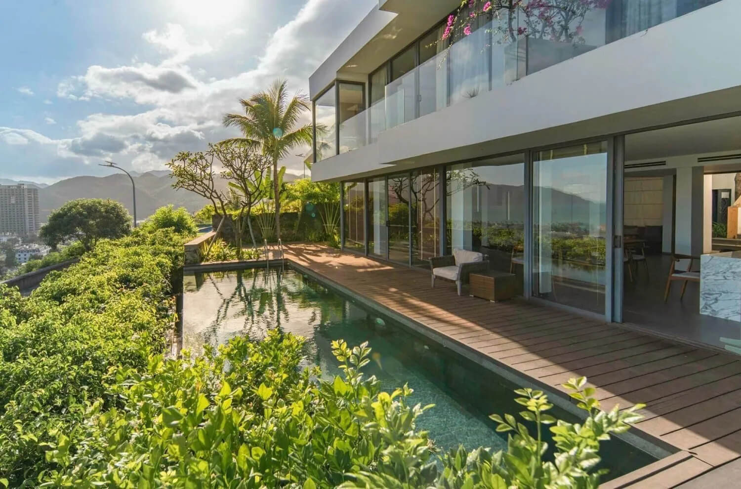 Anh Nguyễn Horizon